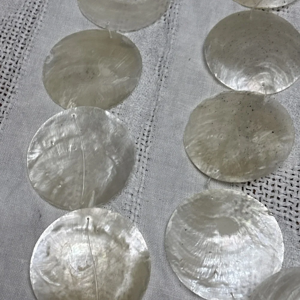 43 Pre Strung Capiz Shells White Round 2